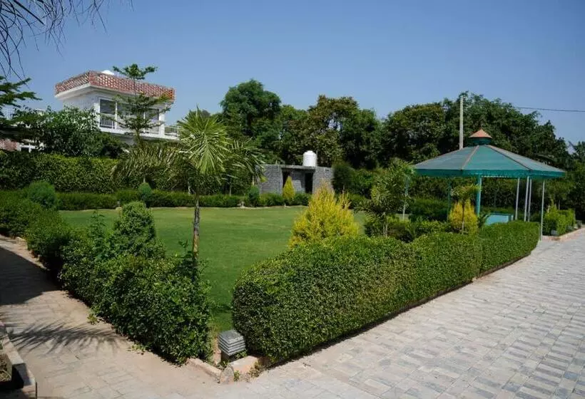 Hotelli Shivjot Farm & Resort Panchkula