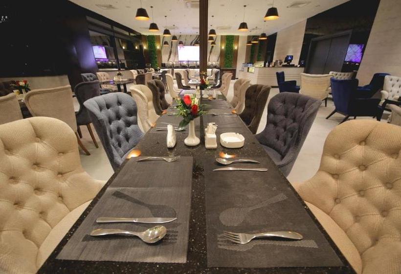 The Taj Hotel فندق التاج