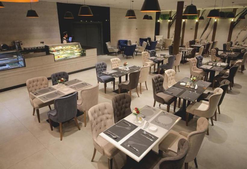 The Taj Hotel فندق التاج