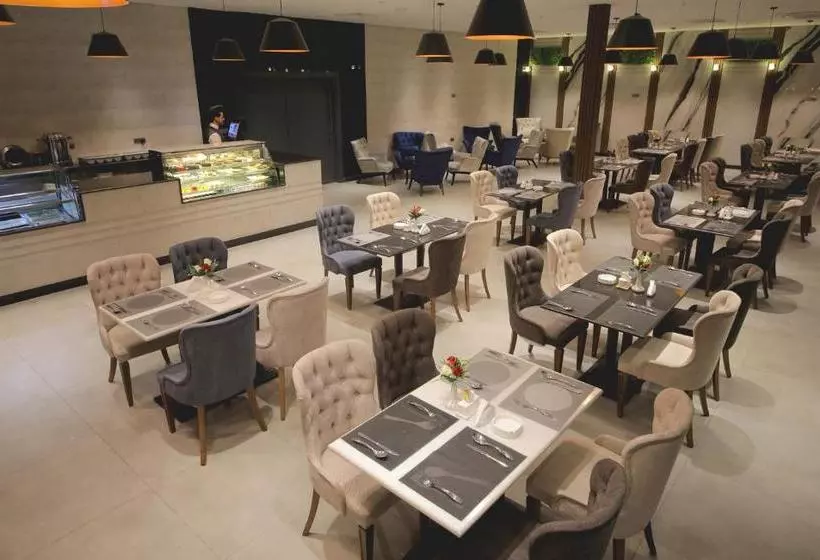 The Taj Hotel فندق التاج