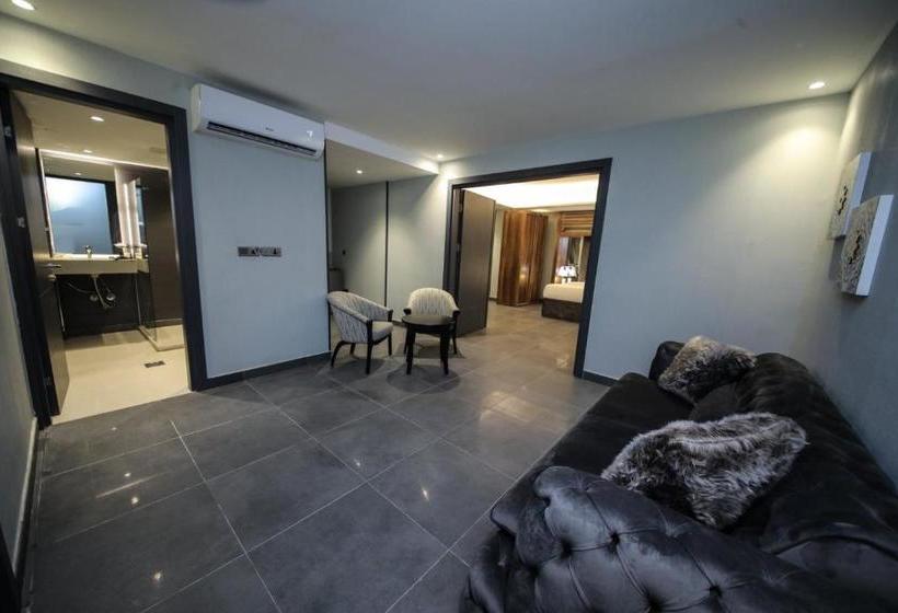 The Taj Hotel فندق التاج