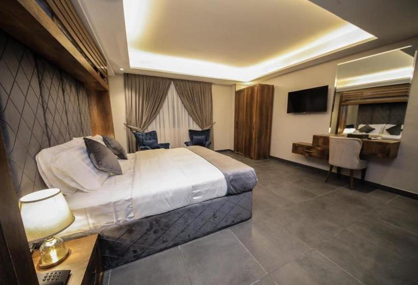 The Taj Hotel فندق التاج