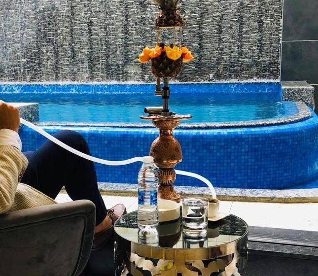 The Taj Hotel فندق التاج