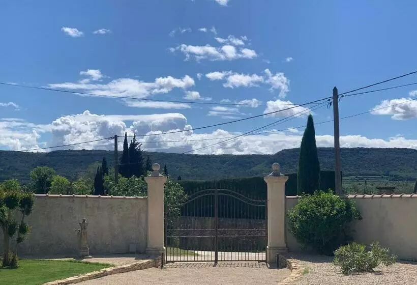 Aamiaismajoitus (B&B) Le Mas Andoli