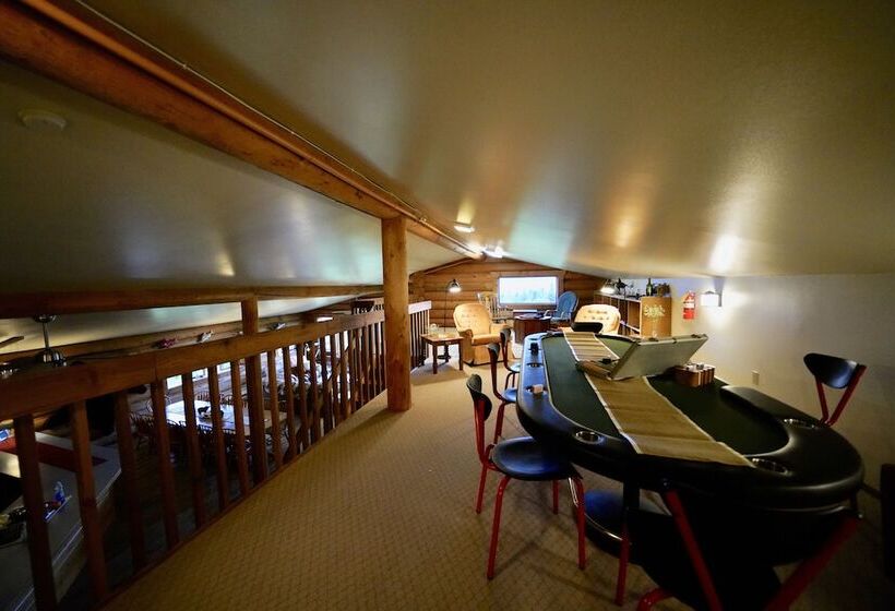 Flat Fish Lodge B&b And Event Center