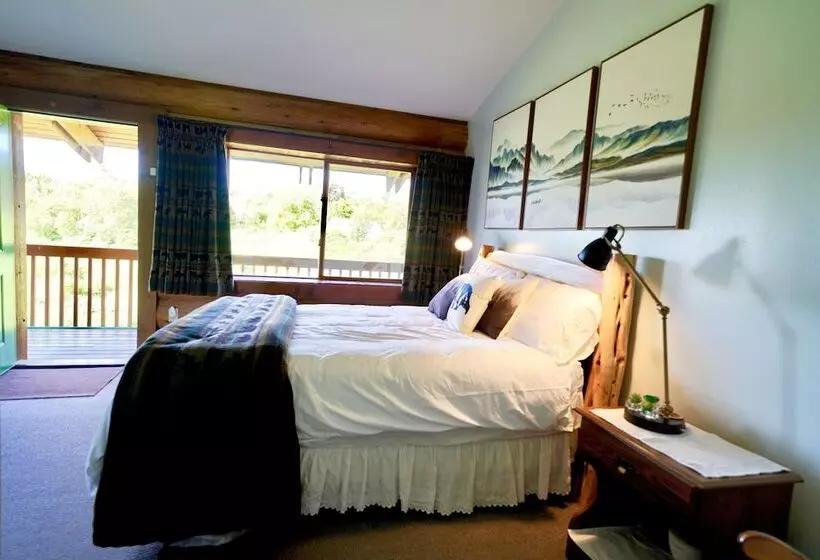 Flat Fish Lodge B&b And Event Center