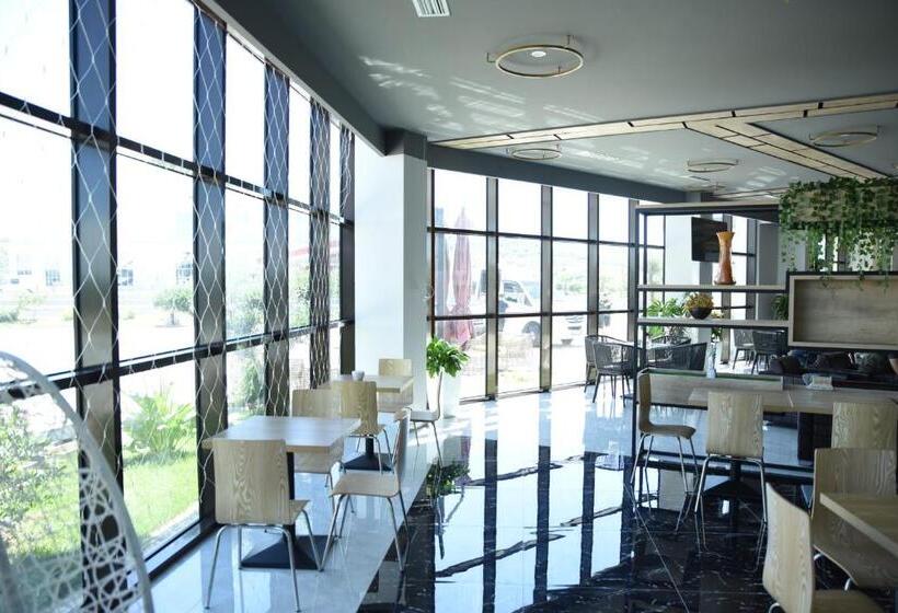 호텔 Fjortes Palace