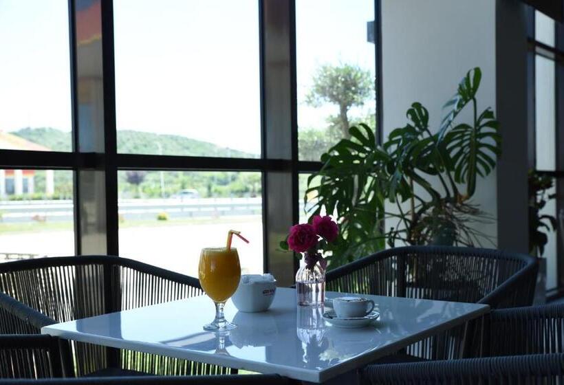 호텔 Fjortes Palace