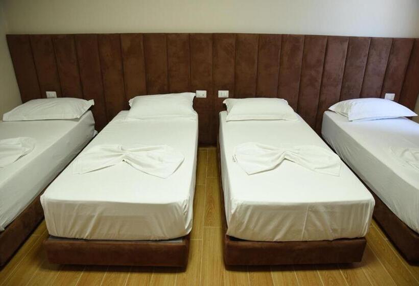 호텔 Fjortes Palace