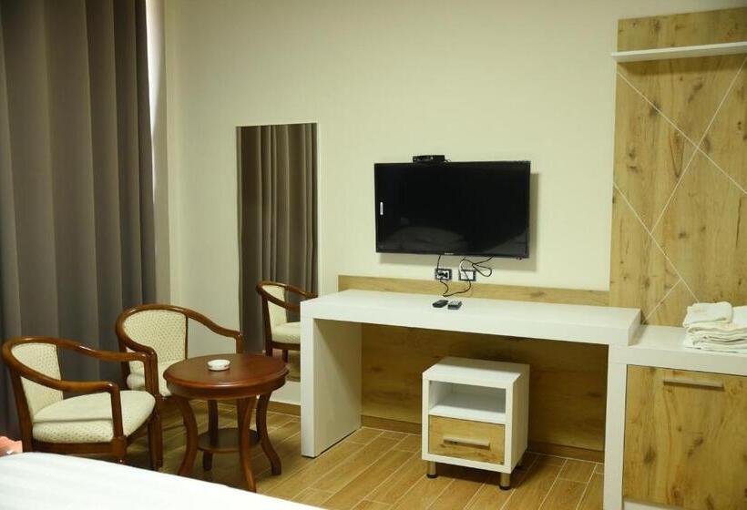 호텔 Fjortes Palace