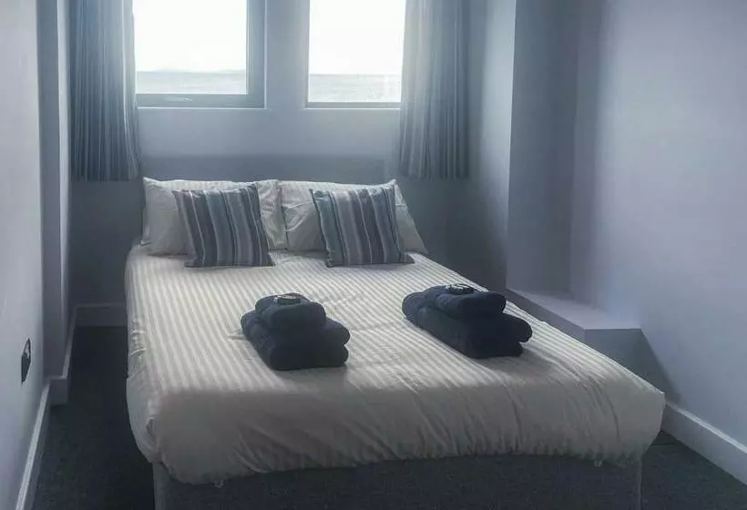 هتل No 6 Ocean Cabins   Saundersfoot Harbour   Saundersfoot