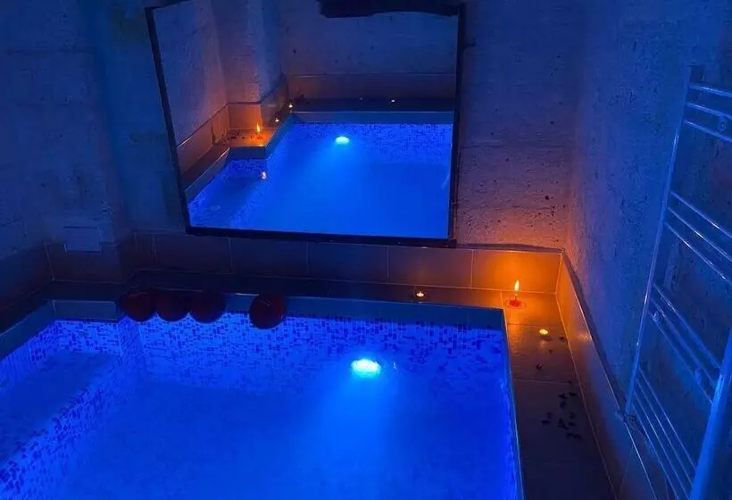 هتل Zuwinasa House