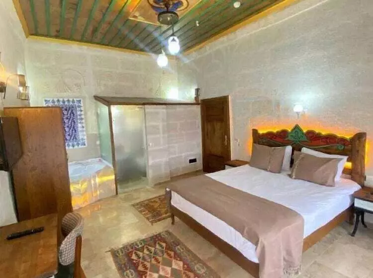 هتل Zuwinasa House