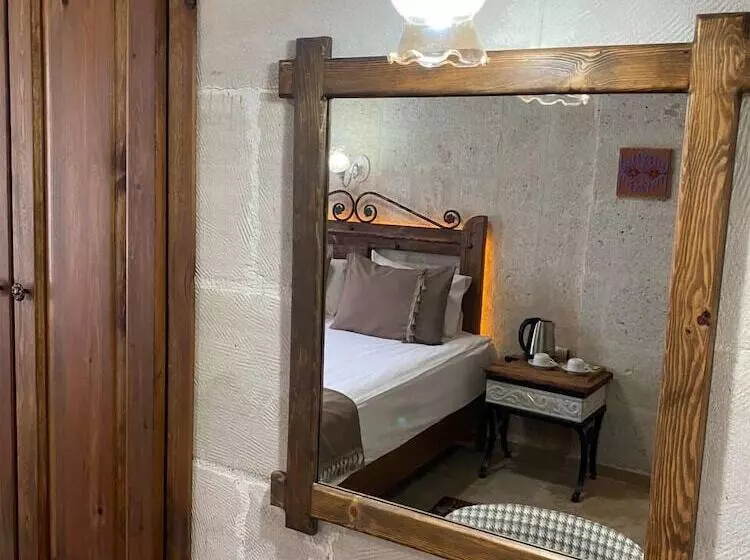 هتل Zuwinasa House