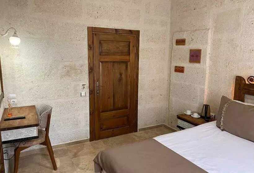 هتل Zuwinasa House