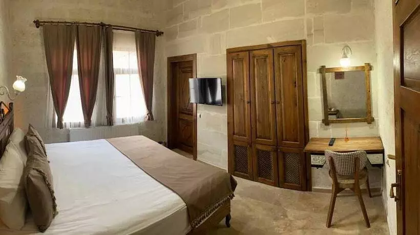 هتل Zuwinasa House