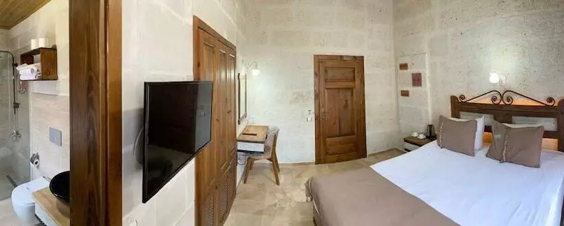 هتل Zuwinasa House