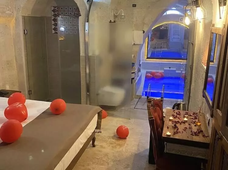 هتل Zuwinasa House