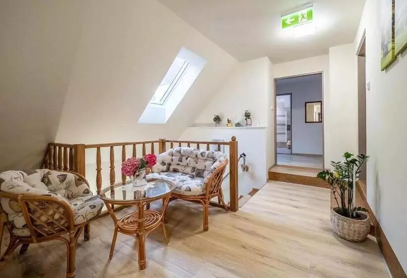 ペンション Apartment Jinghu