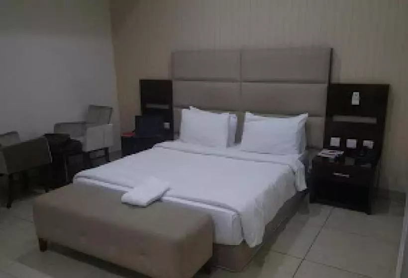 پانسیون Room In Lodge   Full Moon Hotel 2bd Apartment