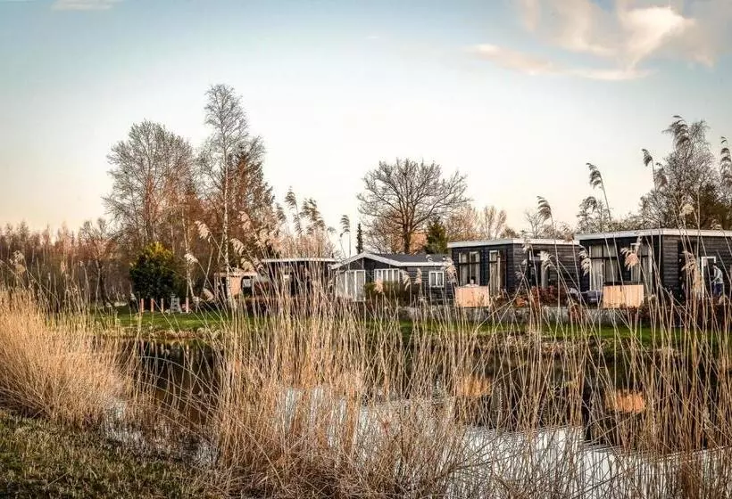استراحتگاه River Cabin 4 People