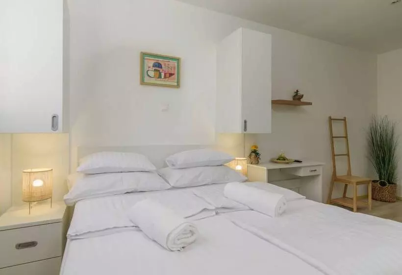 Aamiaismajoitus (B&B) Vila White