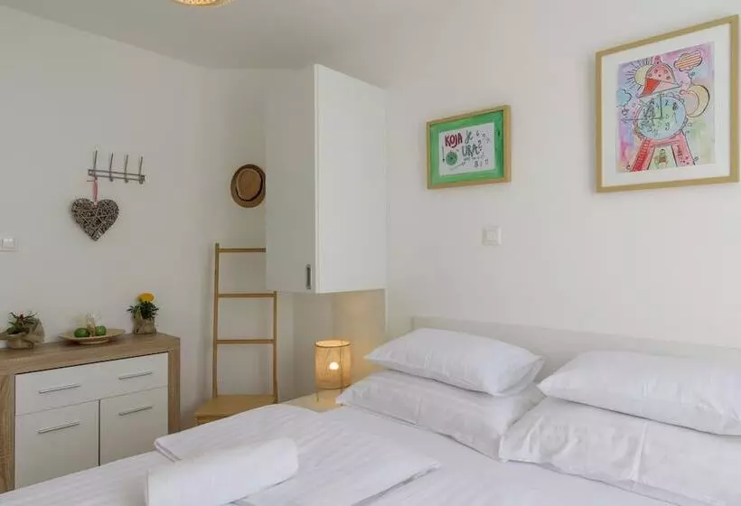 Aamiaismajoitus (B&B) Vila White