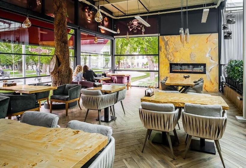 هتل Rich Boutique