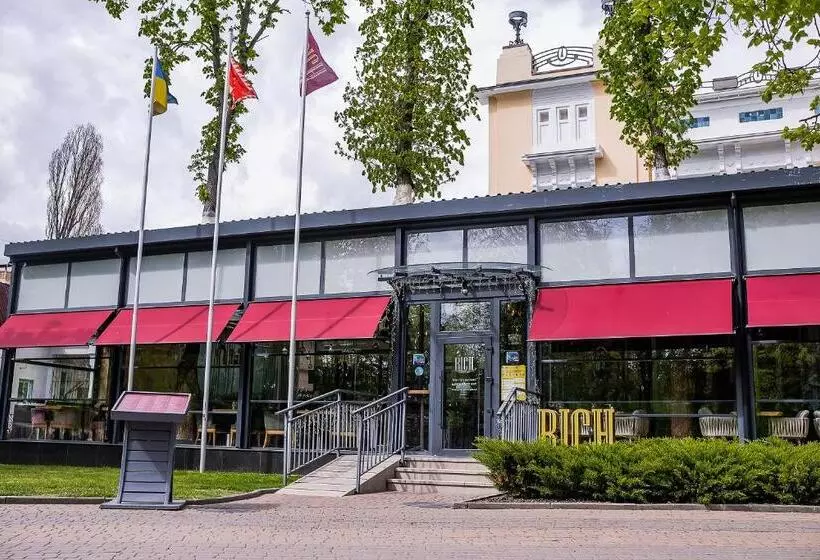 هتل Rich Boutique