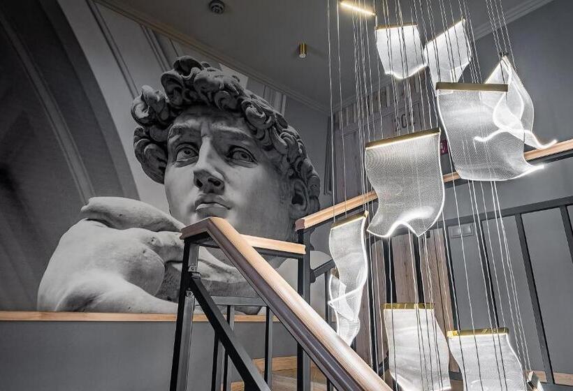 هتل Rich Boutique