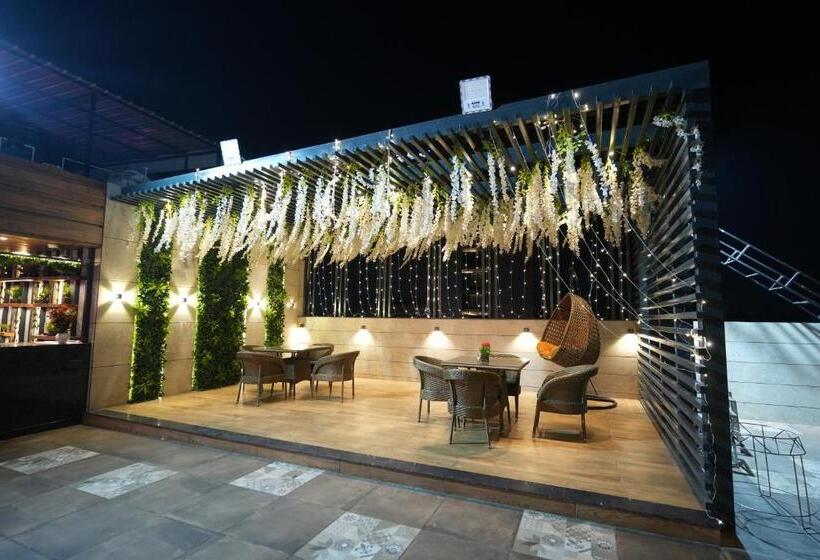 Общежитие Pradeep Star Inn