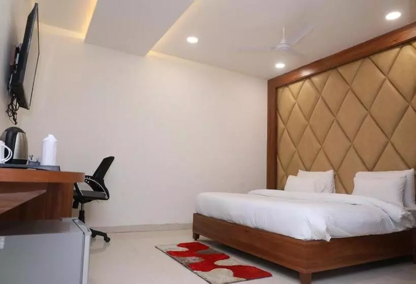 هاستل Pradeep Star Inn