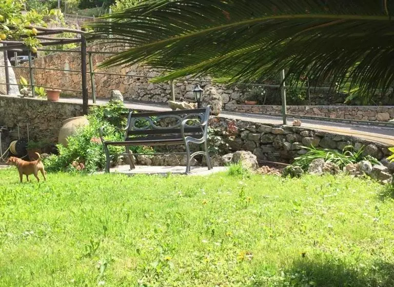 ホテル Agriturismo I Lamoi