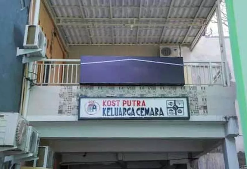 Szálloda Koolkost Syariah Near Pelabuhan Gresik