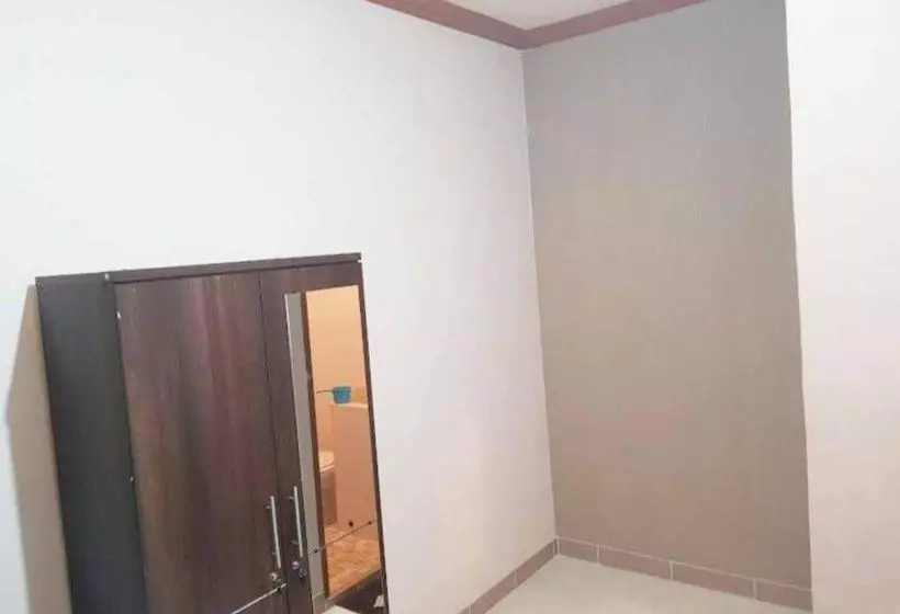 Szálloda Koolkost Syariah Near Pelabuhan Gresik