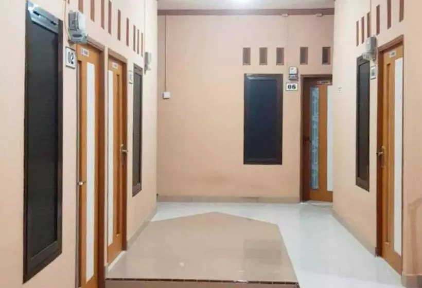 Szálloda Koolkost Syariah Near Pelabuhan Gresik