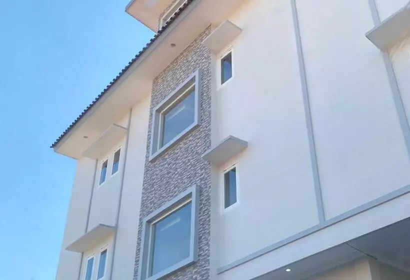 Hotel Oyo 90439 Dkp 32