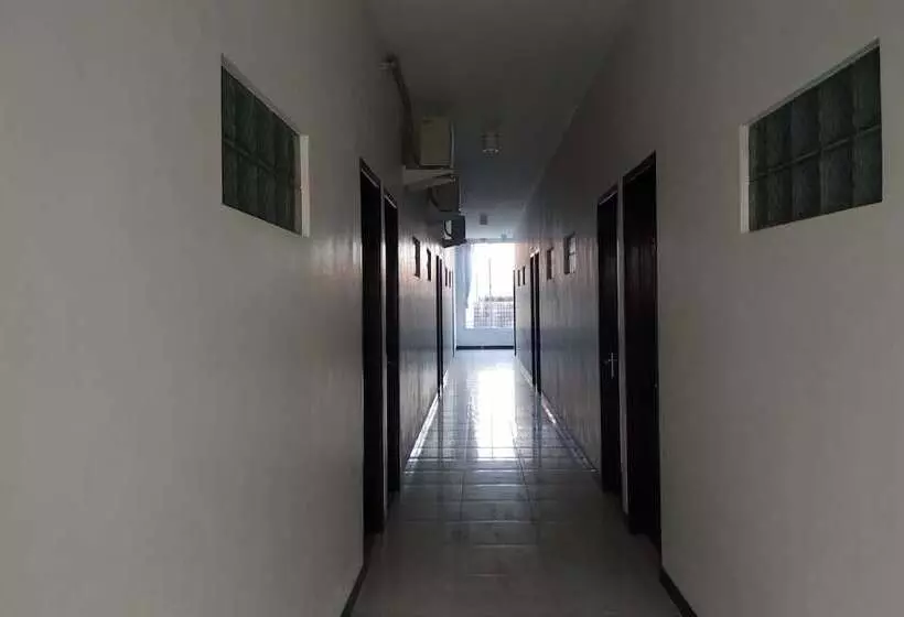 Hotel Oyo 90439 Dkp 32