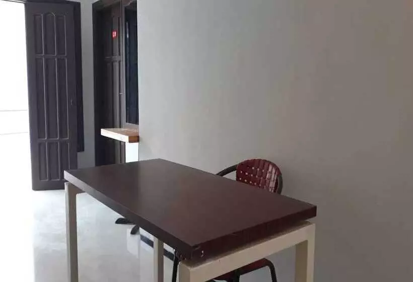 Hotel Oyo 90439 Dkp 32