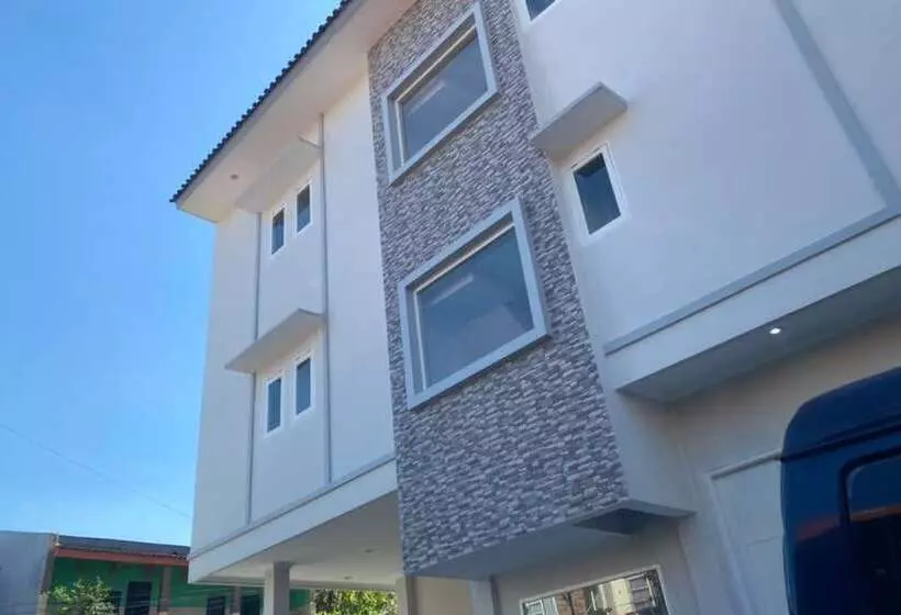 Hotel Oyo 90439 Dkp 32