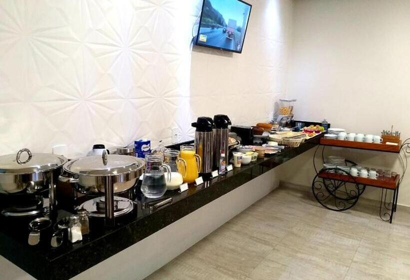 酒店 Petaluma Piumhi