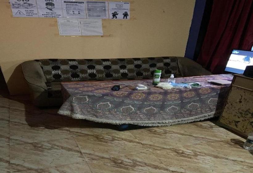 Hotel Spot On 80597 Red Rock Guest House