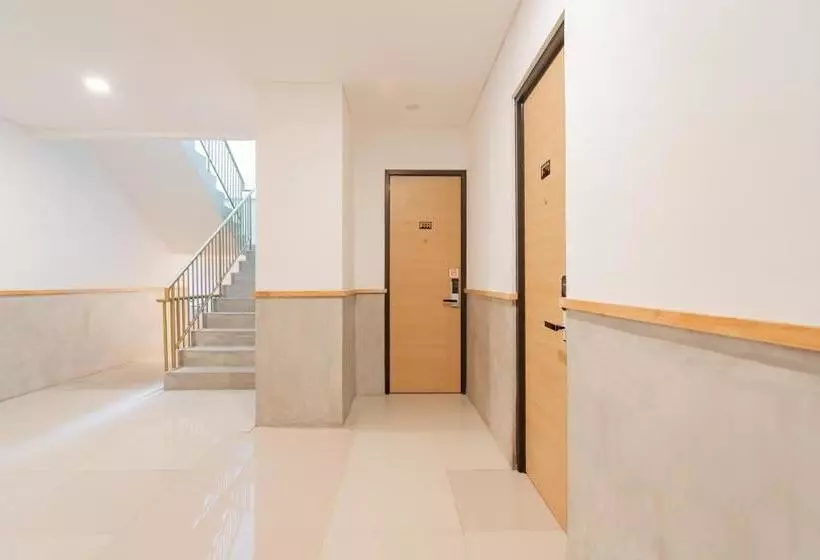 Sans Hotel Andalucia Pasteur Bandung