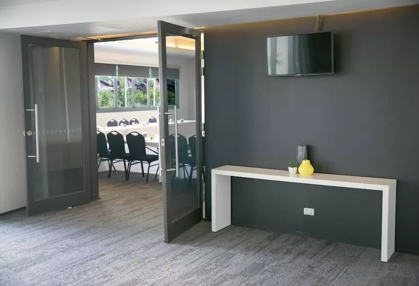 Alpha Hotel Eastern Creek