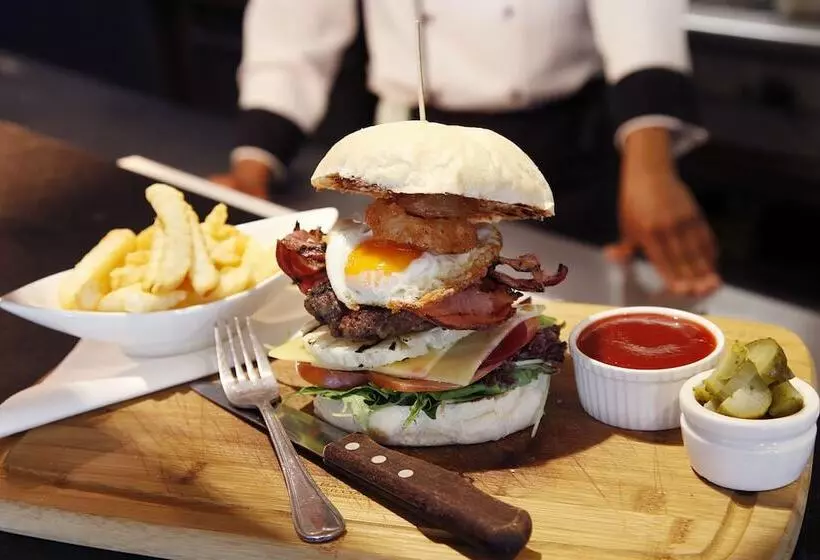 Alpha Hotel Eastern Creek