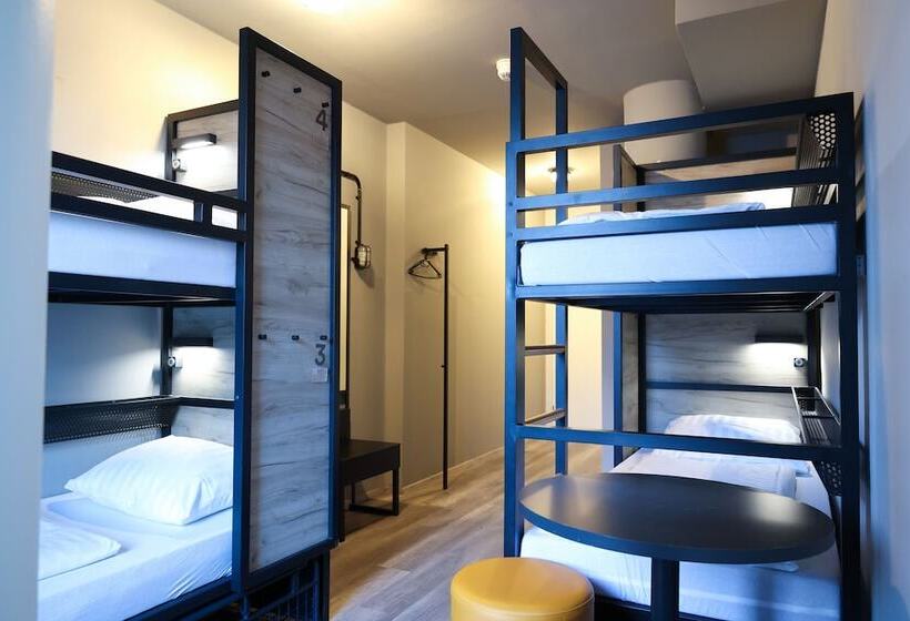 호텔 a&o Koln Neumarkt