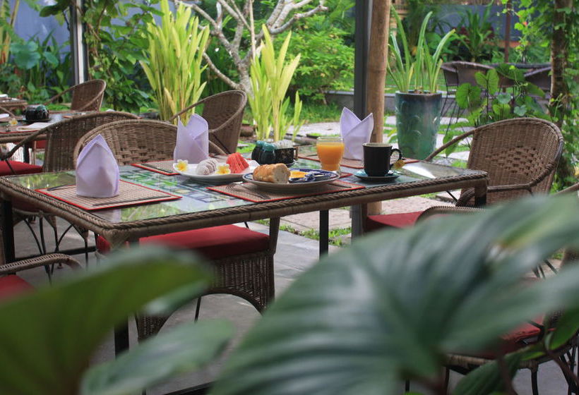 בית מלון כפרי Frangipani Villa-90s