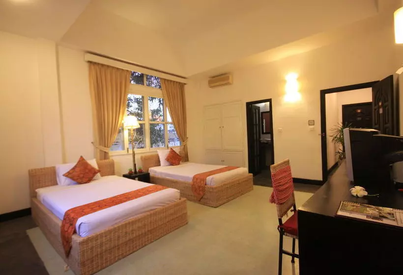 Отель Frangipani Villa-90s