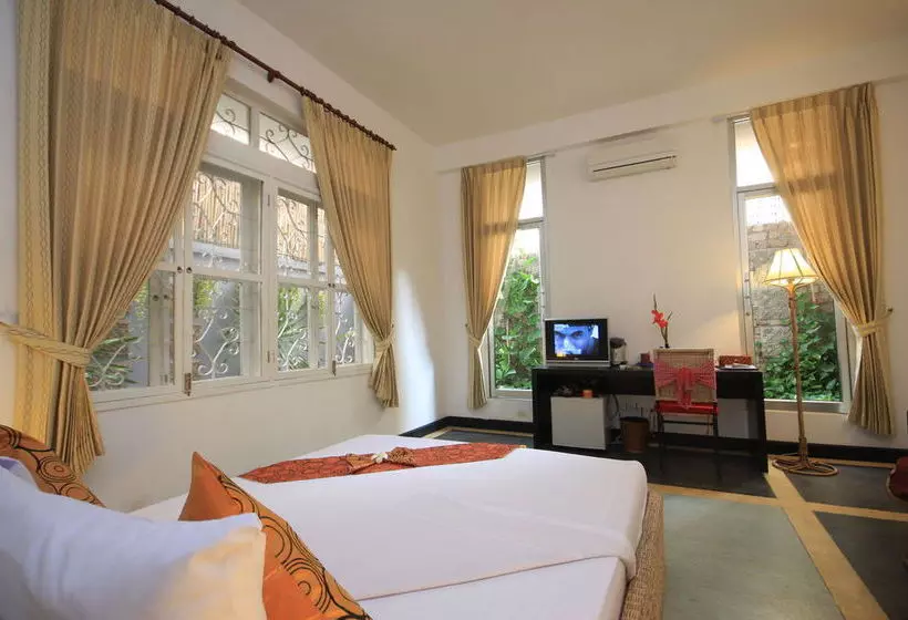 Отель Frangipani Villa-90s