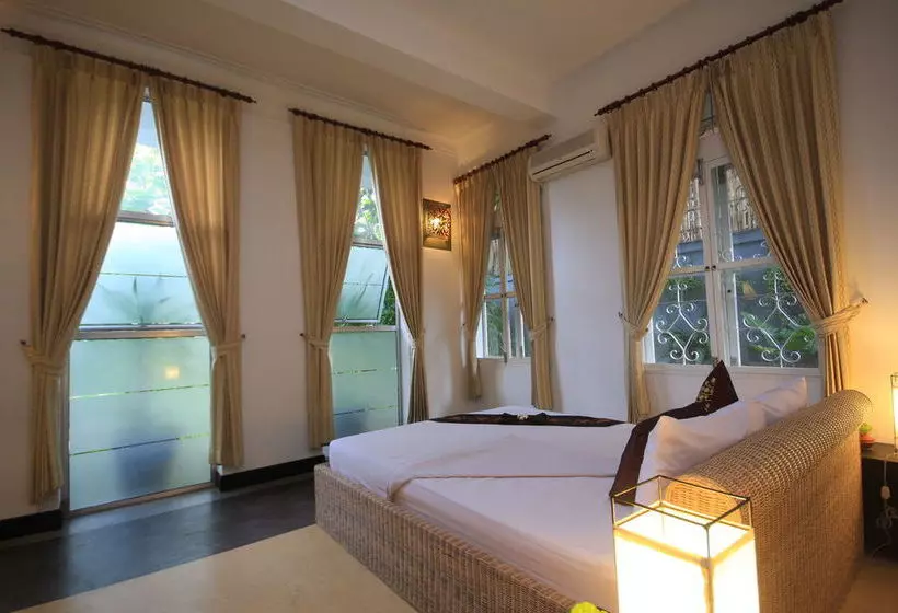 Отель Frangipani Villa-90s